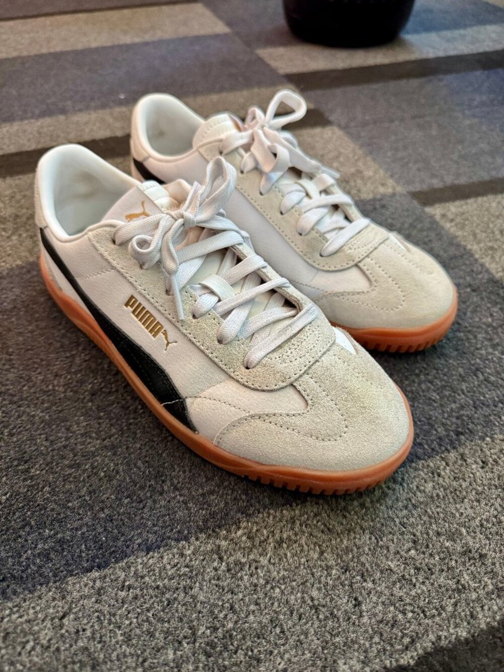 PUMA Club 5V5 Lace Up Suede Casual Sneakers - White/Black Formstrip W Size 9